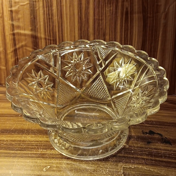 Vintage EAPG glass star design fruit punch bowl - Picture 1 of 5